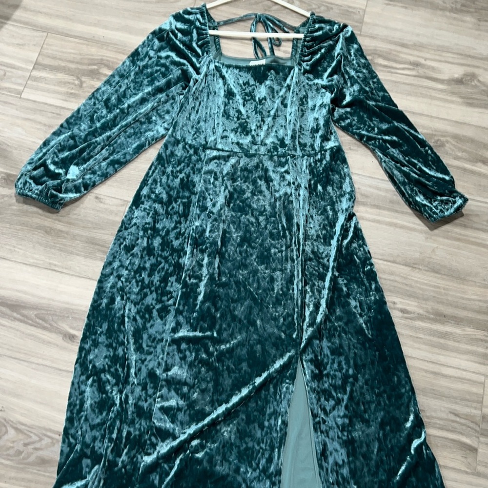 Ava and Viv long sleeve velvet dress